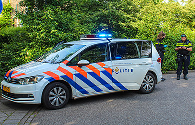 Ernstig ongeval met ernstig op Nieuwezijds Voorburgwal in Amsterdam